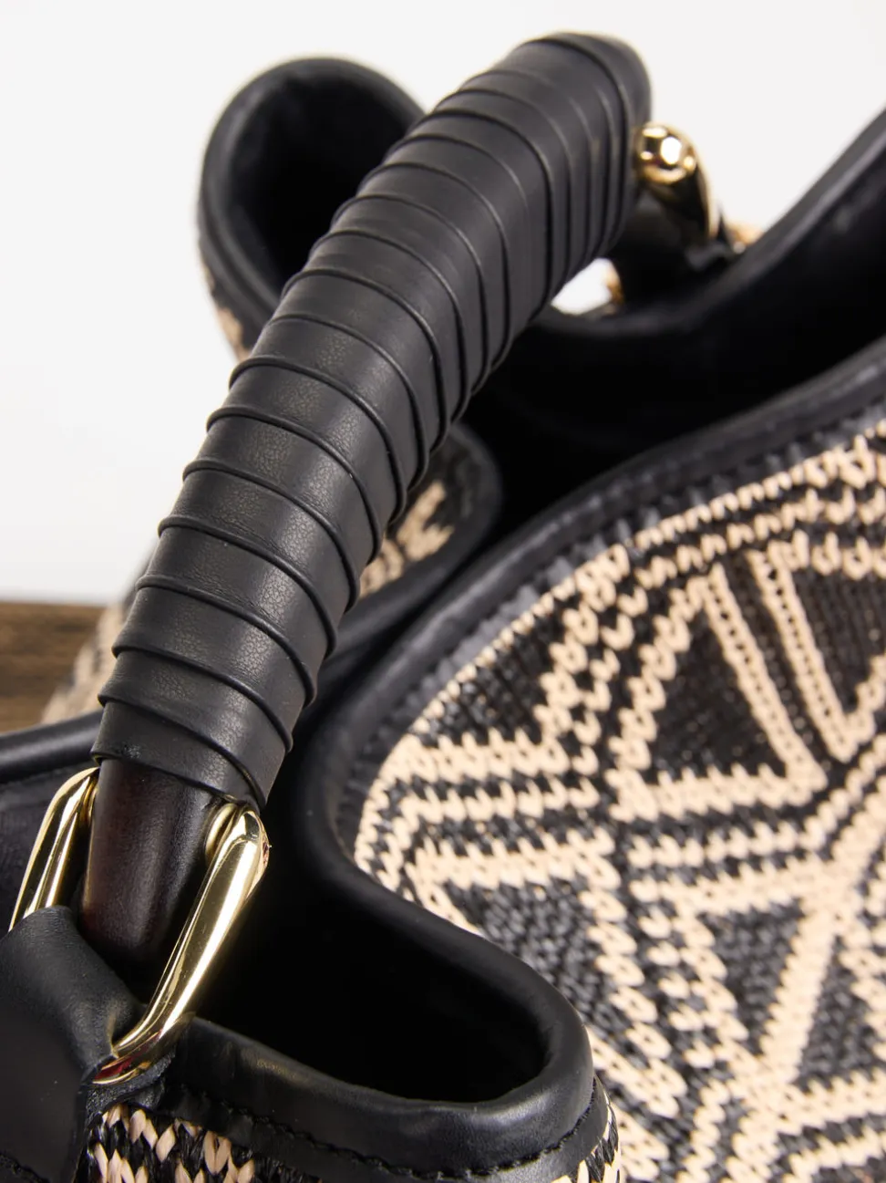 Viamailbag – Schultertasche aus Textil mit Ethno-Details