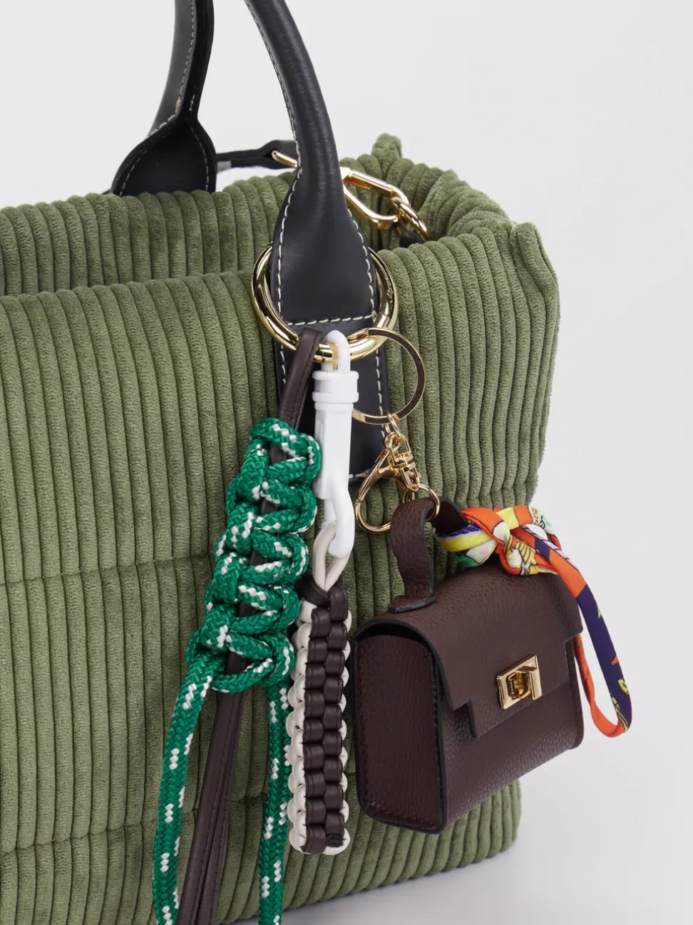 Viamailbag – Shopper Bag aus Cordstoff Olivgrün