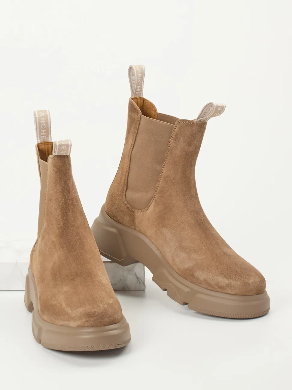 Voile Blanche – Chelsea Boots aus Veloursleder sandbraun