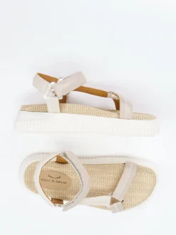 Voile Blanche – Plateau-Sandale aus Lammleder grau