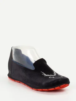 Wai – Slipper aus Textil mit Strass-Hirsch