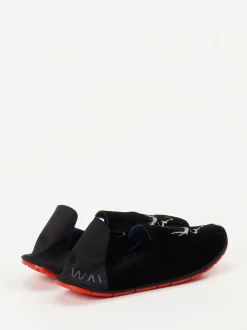 Wai – Slipper aus Textil mit Strass-Hirsch