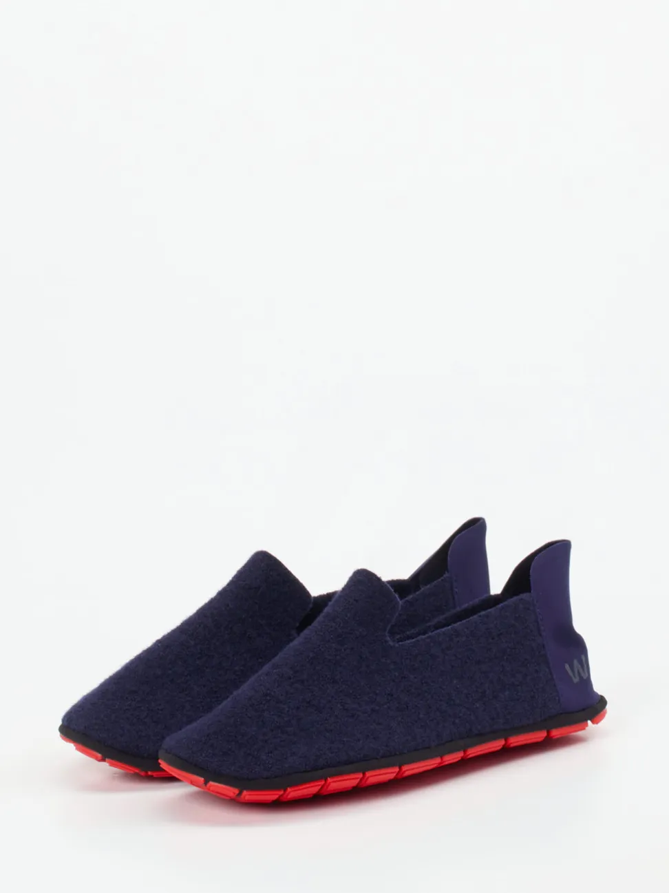 Wai – Slipper aus Wollfilz in Dunkelblau