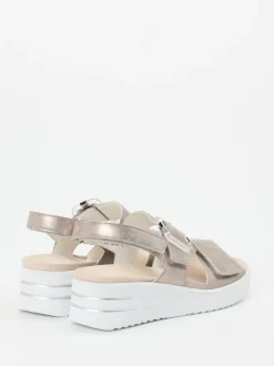 Waldläufer – Komfort-Sandale aus Metallicleder beige