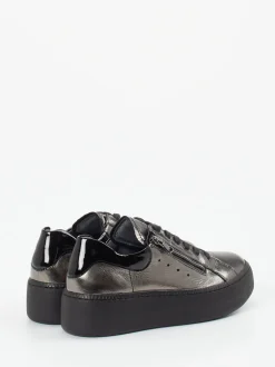 Waldläufer – Plateau-Sneaker aus Metallicleder grau
