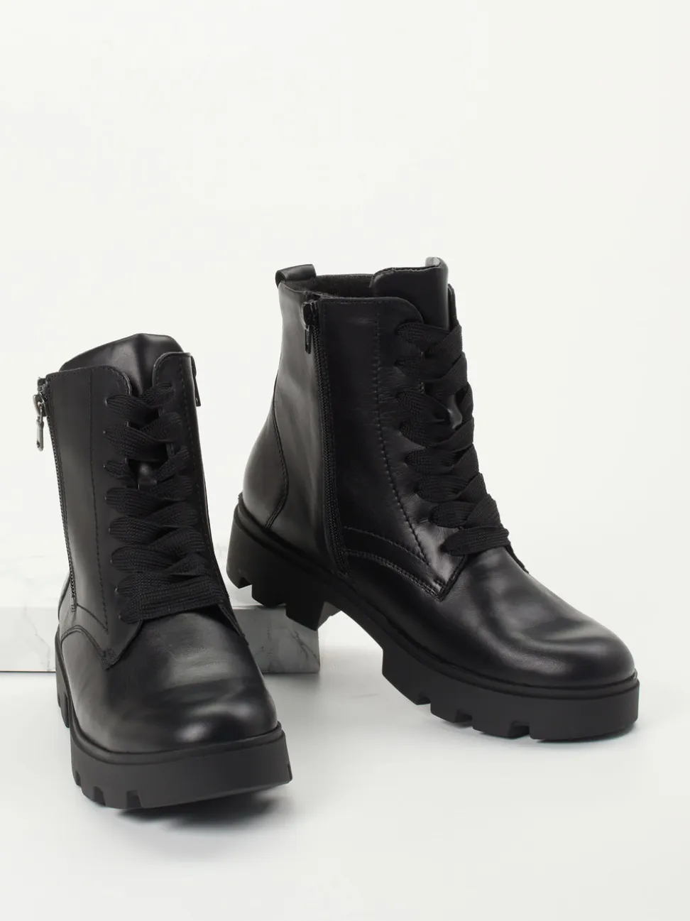 Waldläufer – Schnürboots aus Kalbleder schwarz