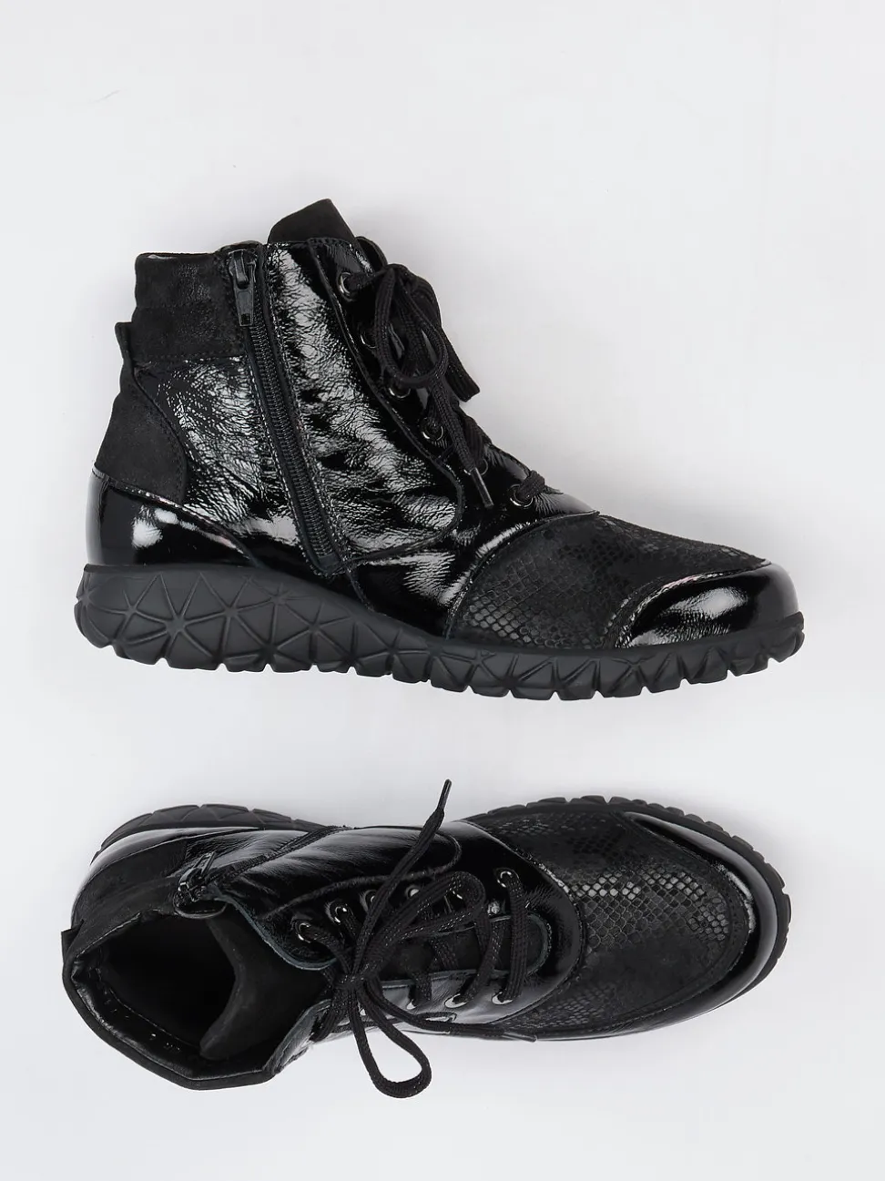 Waldläufer – Schnürstiefelette aus Lackleder schwarz