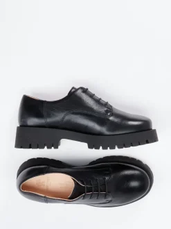 Werner – Derby-Schnürschuh aus Lammleder Schwarz