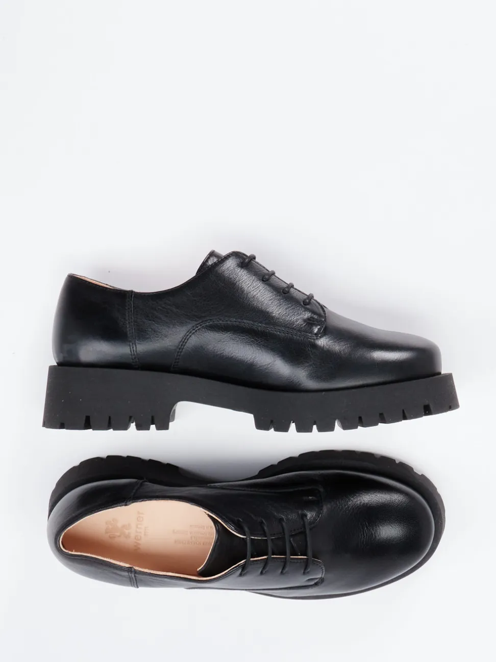 Werner – Derby-Schnürschuh aus Lammleder Schwarz