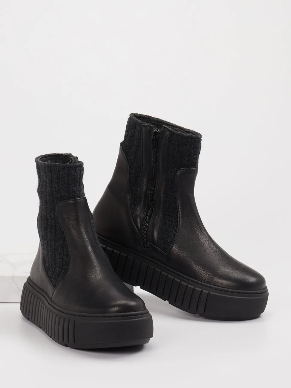 Werner – Plateau-Stiefelette aus Leder Schwarz