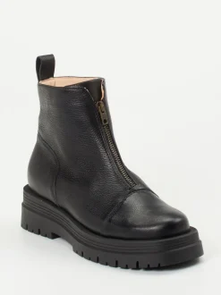 Werner – Stiefelette aus Kalbleder in Schwarz