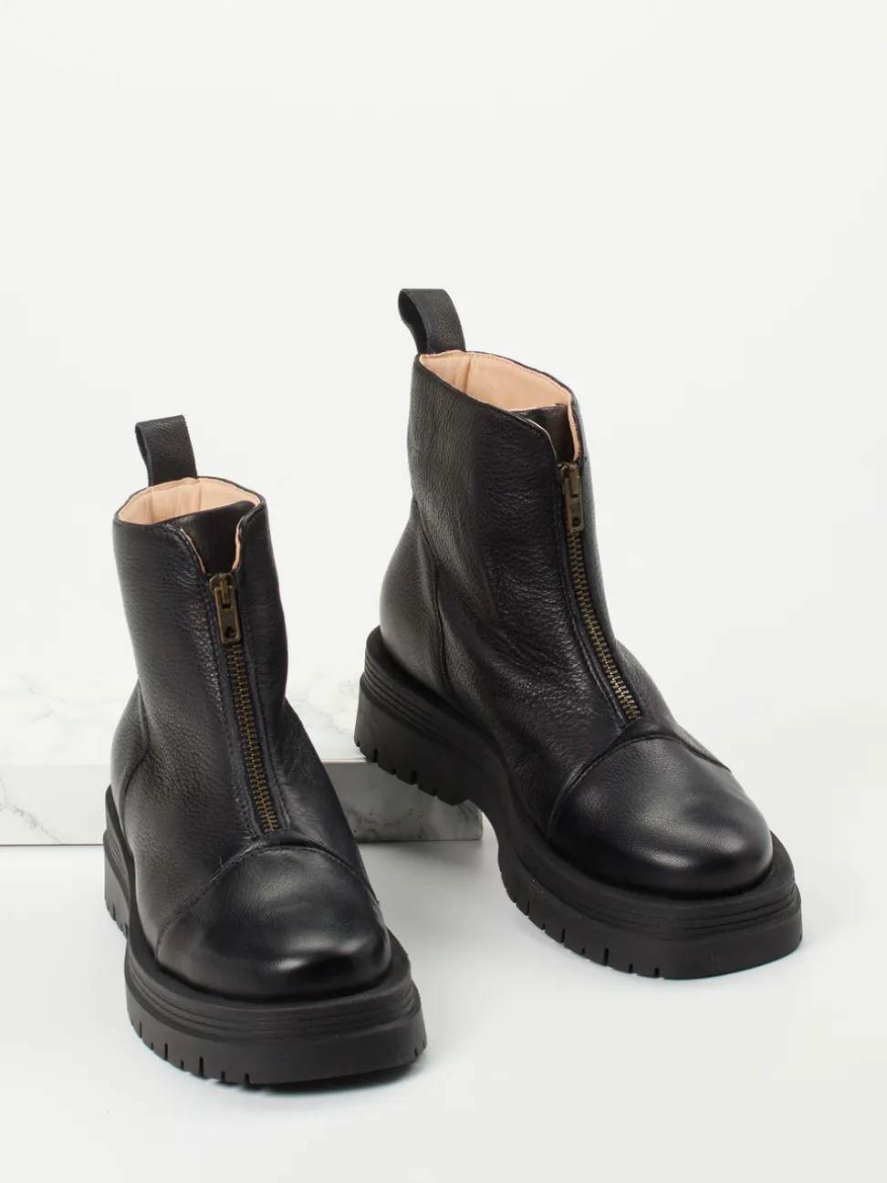 Werner – Stiefelette aus Kalbleder in Schwarz
