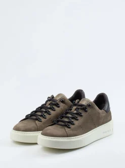 Woolrich – Sneaker aus Nubukleder in Taupe