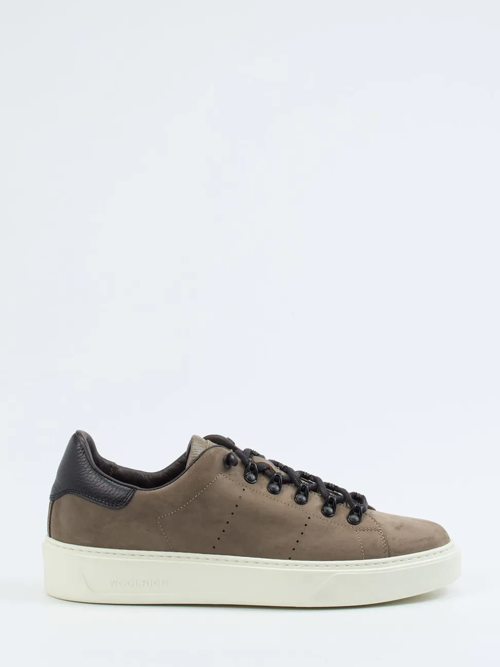 Woolrich – Sneaker aus Nubukleder in Taupe