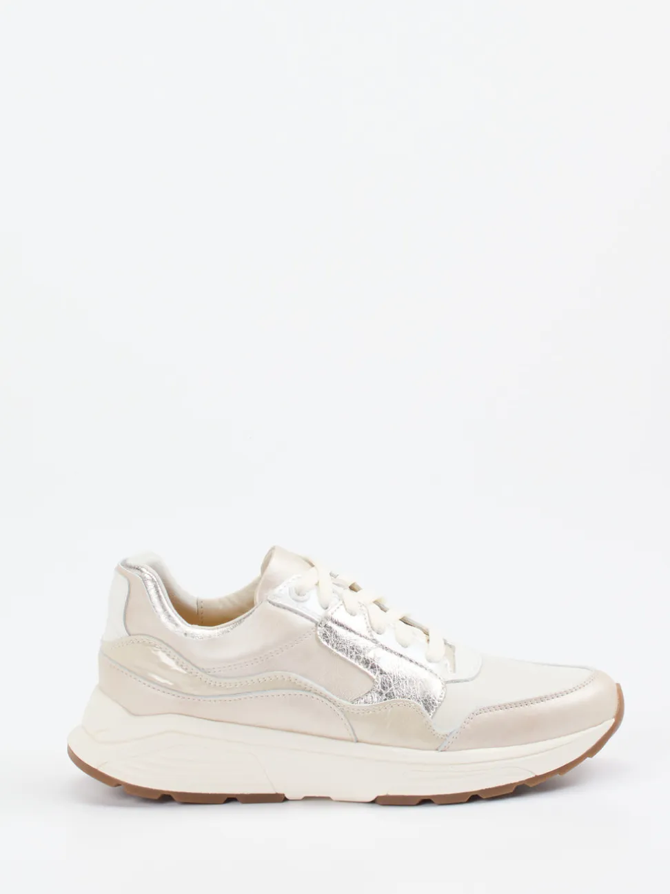 XSENSIBLE – Chunky Sneaker aus Metallicleder beige